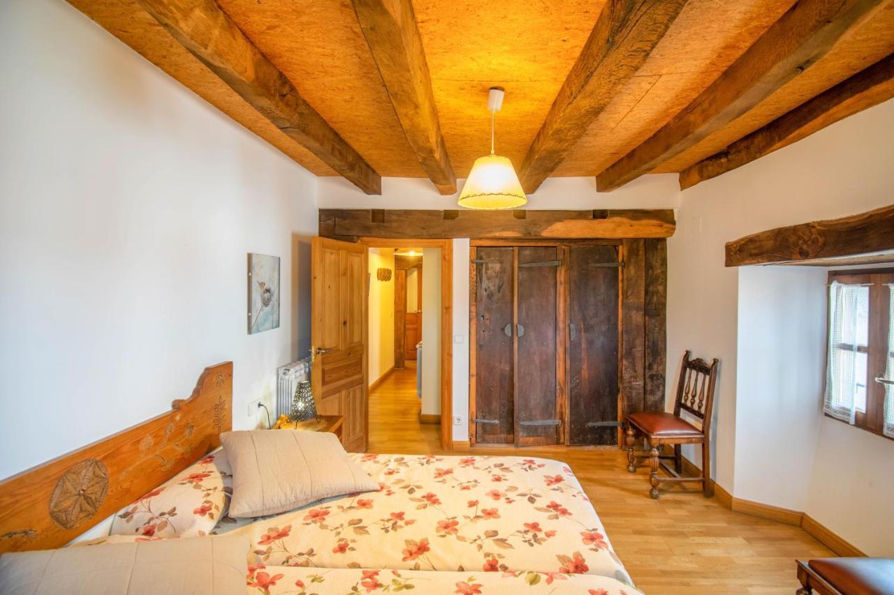 Casa Monaut, Acogedores Apartamentos A Los Pies De La Selva De Irati Сарагуэта Экстерьер фото